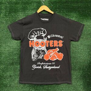 Willkommen Hooters Stauffacherstrasse 96 T-Shirt Size Medium